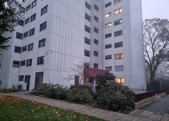 Private With Large Bed -netflix And Projector *