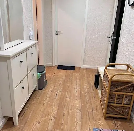 Private With Large Bed -netflix And Projector *