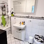 Privat bolig Private With Large Bed -netflix And Projector *