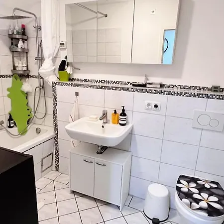 Quarto em Acomodações Particulares Private With Large Bed -netflix And Projector *